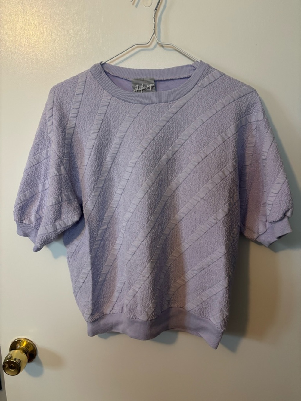 80s 90s Lilac Textured Short Sleeve Cuffed Feminine Casual Spring Tee